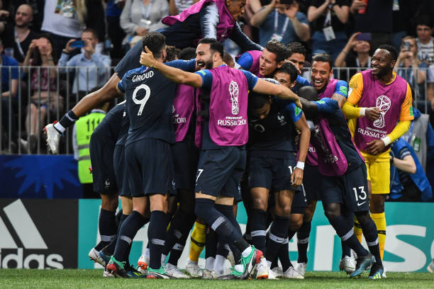 场也不甘落 场也不甘落